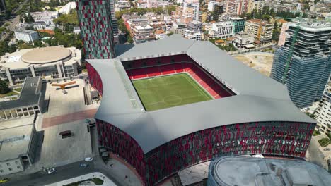 Albanisches-Fußballnationalstadion-–-Filmische-Drohnenaufnahme-Im-Orbit
