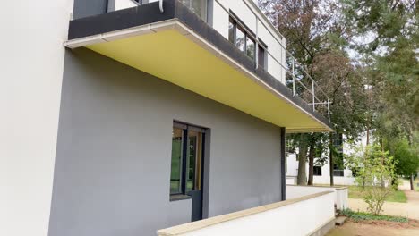 Colorful-Detail-under-Balcony-of-Bauhaus-Master-House-in-Dessau-City