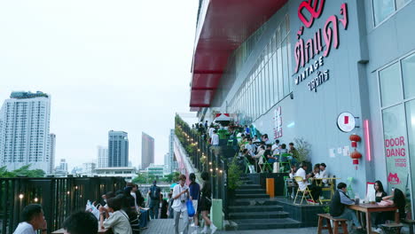 People-travel-to-Second-Hand-Market,-Bangsue-Junction-Shopping-Center,-Chatuchak-Bangkok