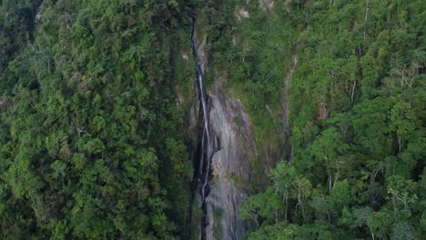 Luftaufnahme-Des-Wasserfalls-„Chorrerón-De-Galipán“-In-El-Avila,-Venezuela
