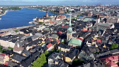 Amazing-drone-flyover-church-in-Gamla-Stan,-Stockholm