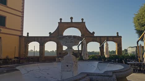 The-Fountain-of-the-Seven-Spouts-in-Piazza-della-Repubblica,-Pitigliano,-Tuscany,-Italy