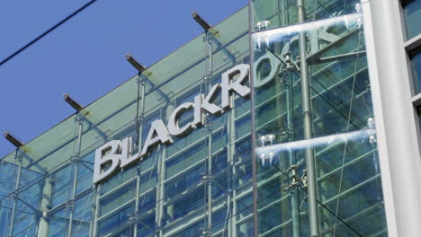 BLACKROCK-Financial-institution-signage-on-glass-front-office-building,-San-Francisco,-California