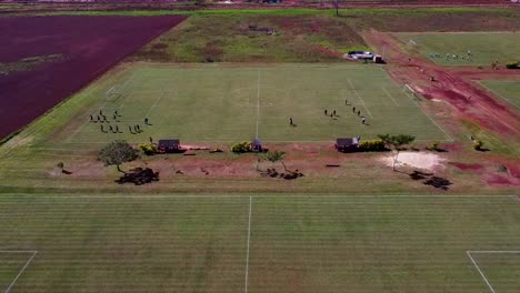 La-Emoción-Del-Juego:-Una-Vista-Aérea-De-Un-Torneo-De-Fútbol-En-Posadas,-Argentina.