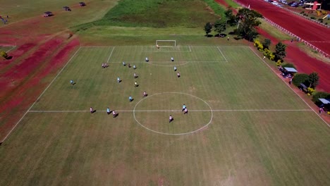 La-Belleza-Y-La-Gracia-Del-Fútbol:-Una-Toma-Aérea-De-Un-Torneo-En-Posadas,-Argentina.