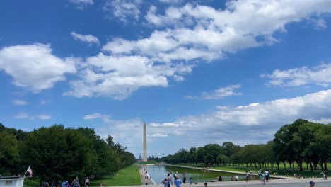 Washington-Monument-Am-Frühen-Morgen,-Gelegen-In-Washington,-D.C.,-USA