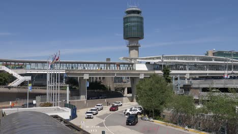 Terminal-Del-Aeropuerto-De-Vancouver-Y-Torre-De-Control-Del-Tráfico-Aéreo-Estática