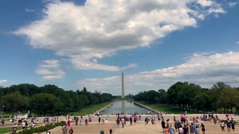 Washington-Monument-Am-Frühen-Morgen,-Gelegen-In-Washington,-D.C.,-USA