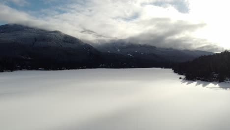 Ambiente-Invernal-En-La-Estación-De-Esquí-De-Whistler-En-Gran-Bretaña,-Columbia,-Canadá