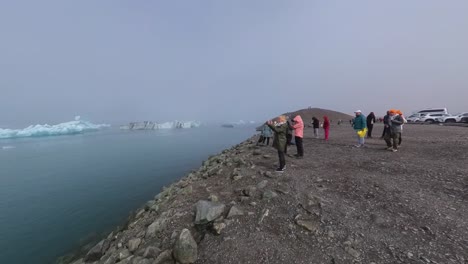 Islandia---Laguna-Glaciar-De-Jökulsárlón:-Un-Viaje-Anfibio-Al-Corazón-De-La-Belleza-Helada-De-Jökulsárlón