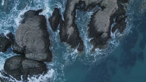 Amazing-scenery-of-rocky-formations-in-ocean