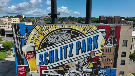 Mural-Del-Parque-Schlitz-En-Milwaukee,-Wisconsin.