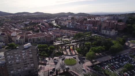 Panoramic-city-scene-of-central-Plasencia,-Spain