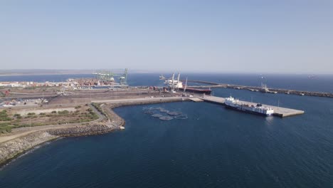 Establishing-shot-of-Sines-industrial-port