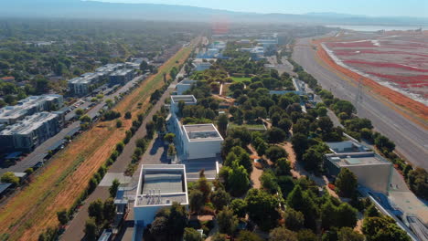 Campus-Ampliado-De-La-Sede-De-La-Empresa-Meta,-Vista-Aérea