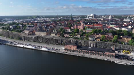 Buildings-on-riverfront-in-Stockholm,-Sweden