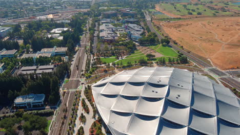 Googleplex-Google-headquarters-building,-aerial-view