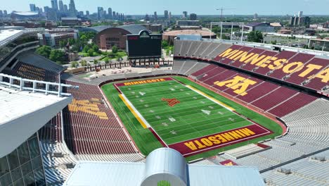 University-of-Minnesota-football-stadium-and-field-outside-of-Minneapolis,-MN