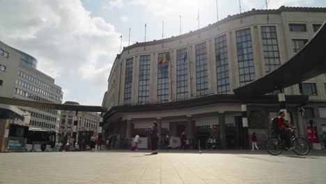 Entrada-Principal-A-La-Estación-Central-De-Tren-Y-Metro-De-Bruselas-En-Bélgica