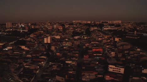 Luftüberführung-Der-Stadt-Sao-Paulo-Nach-Sonnenuntergang-Während-Der-Dämmerung-In-Brasilien,-Südamerika
