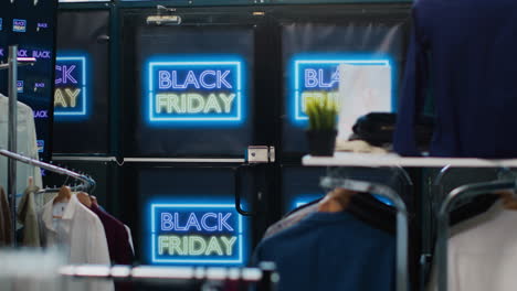 Black-Friday-Einzelhandelsgeschäft-Mit-Angeboten