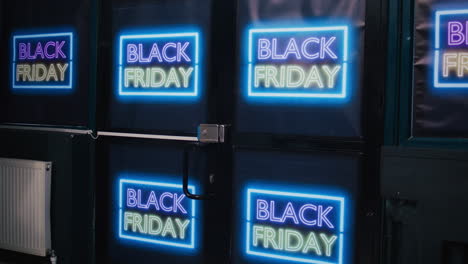 Store-entrance-decorated-on-black-friday