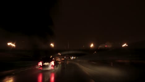 Zeitraffer-Autofahrt-Durch-Die-Straßen-Von-Paris,-Frankreich-Bei-Nacht