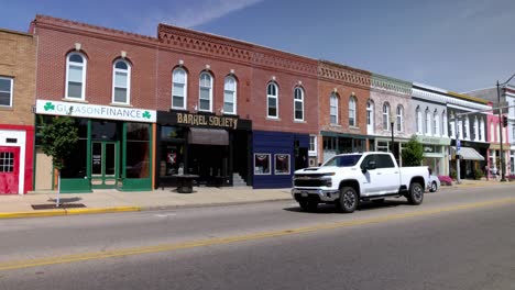 Downtown-Princeton,-Illinois-with-gimbal-video-panning-right-to-left