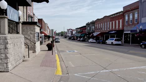 Downtown-Geneseo,-Illinois-with-gimbal-video-walking-forward