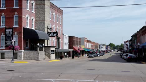 Centro-De-Geneseo,-Illinois-Con-Vídeo-Panorámico-Con-Cardán.