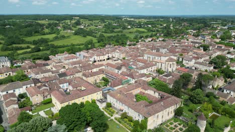 Push-in-Aerial-Monpazier--town-France