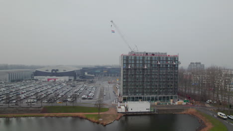 Architektonischer-Fortschritt:-Ibis-Hotel-In-Der-Nähe-Von-Rotterdam-Ahoi-Antenne