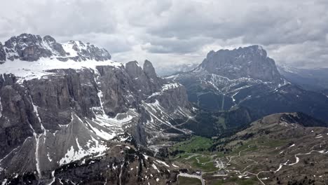 Rocky-Italian-Dolomites-Mountains-on-a-cloudy-day