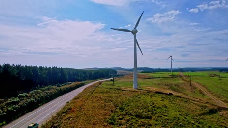 Windkraftanlagen-Erzeugen-Saubere,-Erneuerbare-Energie---Luftaufnahme