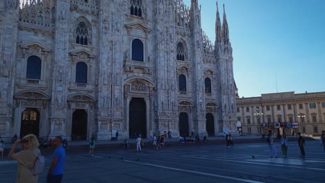 tourist-gathering-in-main-metropolitan-downtown-with-duomo-cathedral-panoramic-view