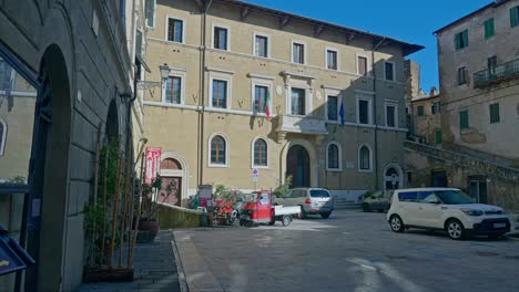 Teatro-Histórico-Salvini-En-Pitigliano,-Toscana,-Italia-ángulo-Bajo