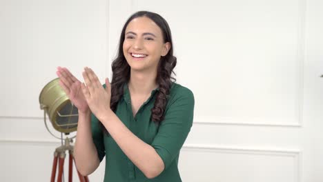 Indian-woman-clapping-and-appreciating