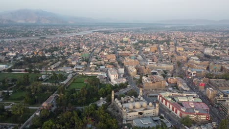 Vista-Aérea-De-Los-Edificios-Más-Altos-De-La-Ciudad-De-Jalalabad