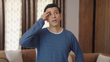 Indischer-Mann-Mittleren-Alters,-Der-Unter-Kopfschmerzen-Leidet