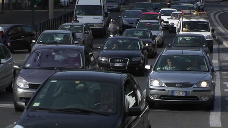 Traffic-jam-in-Rome-Italy