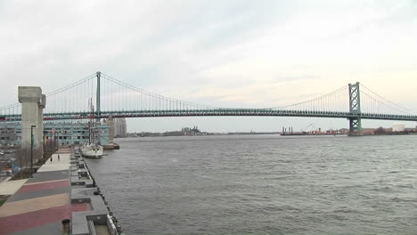 El-Puente-Ben-Franklin-Se-Extiende-Por-Filadelfia-Y-Nueva-Jersey