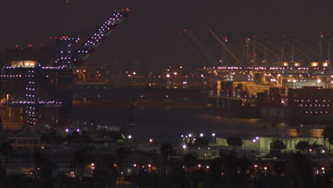 Ein-Überblick-über-Den-Hafen-Von-San-Pedro-In-Los-Angeles-Kalifornien-Bei-Nacht