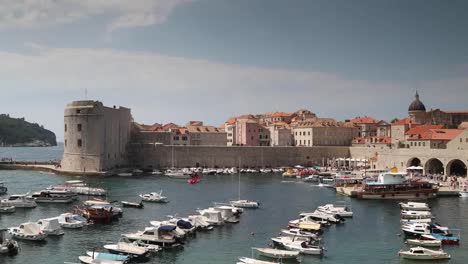 Hafen-Von-Dubrovnik-4k-00
