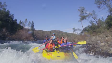 Rafters-tackle-white-water-rapids