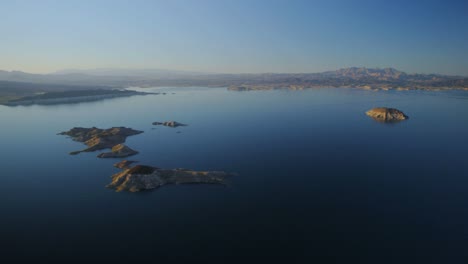 Vista-Aérea-De-Las-Islas-En-El-Lago-Mead-Nevada
