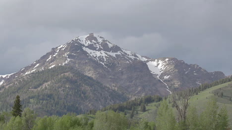 Die-Ausläufer-Der-Sierra-Nevada-Berge-1
