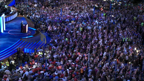 Der-Ehemalige-Präsident-Bill-Clinton-Hält-Eine-Pro-Barack-Obama-Rede-Vor-Einem-überfüllten-Pepsi-Center