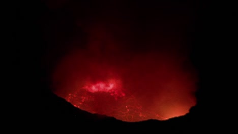 Der-Vulkan-Nyiragongo-Bricht-Nachts-In-Der-Demokratischen-Republik-Kongo-Aus