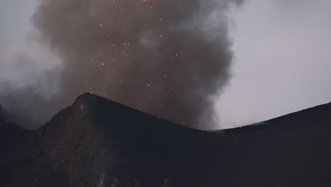 The-Cabo-Verde-volcano-erupts-on-Cape-Verde-Island-off-the-coast-of-Africa-1