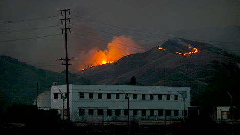 The-Thomas-Fire-Burns-In-The-Hills-Above-Ventura-And-Santa-Barbara-California